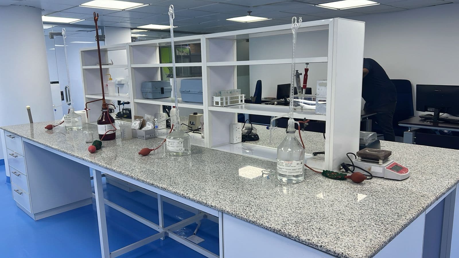 Al Rasd Laboratory Interior